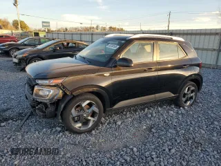 2023 Hyundai Venue SEL z VIN KMHRC8A39PU261115, wystawiony jako Copart lot #45760165 z przebiegiem 13 665 mil mil oraz Szkoda całkowita • Salvage title. Historia ofert i sprzedaży dostępna na DreamBid. Obrazek 1.