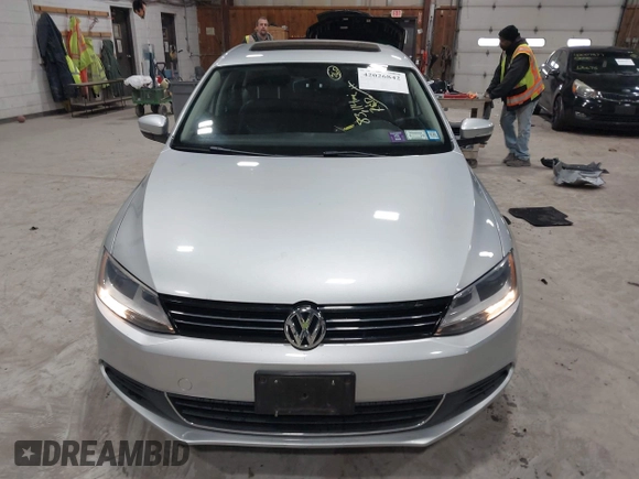 2014 Volkswagen Jetta Sedan SE w/Connectivity/Sunroof PZEV with VIN 3VWD17AJ9EM437804, listed as a IAAI auction lot 42026842 with 83,114 mi miles. Bid and sale history available at carsss.com. Image 12.