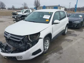 2013 Volkswagen Tiguan S z VIN WVGAV3AX6DW610678, wystawiony jako IAAI lot #41544865 z przebiegiem 102 948 mil mil oraz . Historia ofert i sprzedaży dostępna na DreamBid. Obrazek 20.