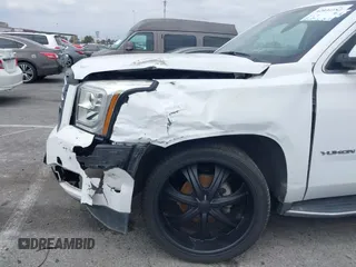 2017 GMC Yukon SLT with VIN 1GKS2BKC9HR125757, listed as a IAAI auction lot 42034182 with 72,333 mi miles. Bid and sale history available at carsss.com. Image 6.