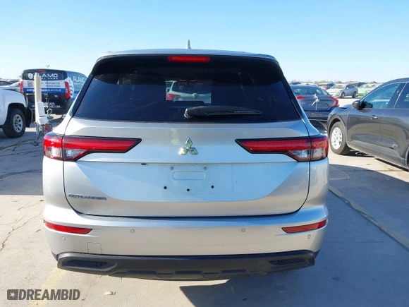 2024 Mitsubishi Outlander ES with VIN JA4J3UA81RZ020073, listed as a IAAI auction lot 41388911 with 25,436 mi miles. Bid and sale history available at carsss.com. Image 16.