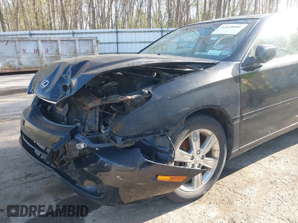 2005 Lexus ES 330 with VIN JTHBA30G255107662, listed as a IAAI auction lot 42128086 with 162,245 mi miles. Bid and sale history available at carsss.com. Image 6.
