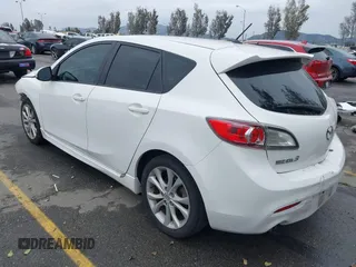 2011 Mazda 3 S Grand Touring z VIN JM1BL1M69B1411625, wystawiony jako IAAI lot #41778143 z przebiegiem 133 987 mil mil oraz . Historia ofert i sprzedaży dostępna na DreamBid. Obrazek 3.