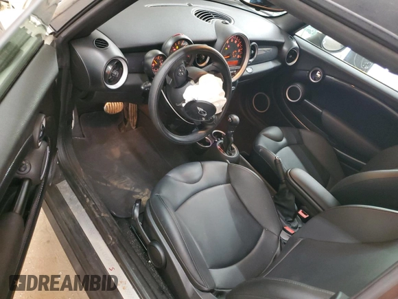 2015 MINI Convertible S с VIN WMWZP3C54F2A90956, выставлен на аукционе Copart как лот 57052545 с пробегом 39 096 миль миль и Списание • Salvage title. История ставок и продаж доступна на DreamBid. Изображение 8.