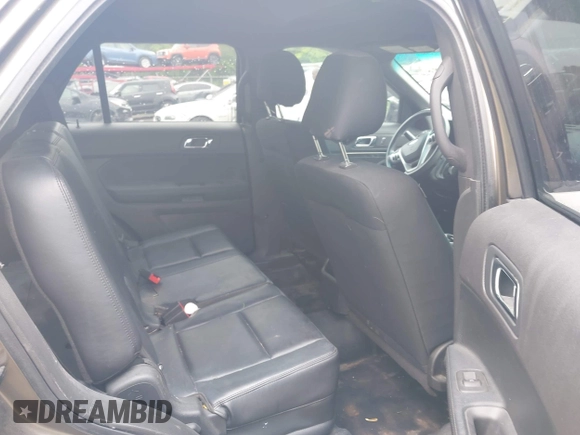 2013 Ford Police Interceptor Utility z VIN 1FM5K8AR6DGA26686, wystawiony jako IAAI lot #42258825 z przebiegiem 199 130 mil mil oraz . Historia ofert i sprzedaży dostępna na DreamBid. Obrazek 8.