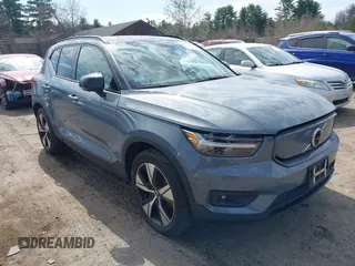 2021 Volvo XC40 z VIN YV4ED3UR9M2600401, wystawiony jako IAAI lot #42082399 z przebiegiem Nie podano mil oraz . Historia ofert i sprzedaży dostępna na DreamBid. Obrazek 13.