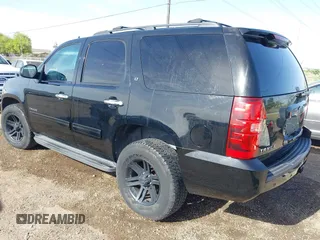 2011 Chevrolet Tahoe LT z VIN 1GNSCBE01BR160656, wystawiony jako IAAI lot #41822149 z przebiegiem 248 195 mil mil oraz . Historia ofert i sprzedaży dostępna na DreamBid. Obrazek 3.