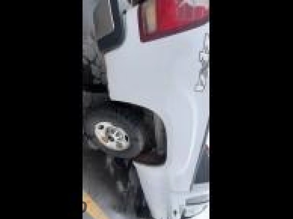 2011 GMC Sierra 2500HD Work Truck z VIN 1GT22ZCGXBZ435266, wystawiony jako IAAI lot #42532692 z przebiegiem 222 069 mil mil oraz . Historia ofert i sprzedaży dostępna na DreamBid. Obrazek 21.