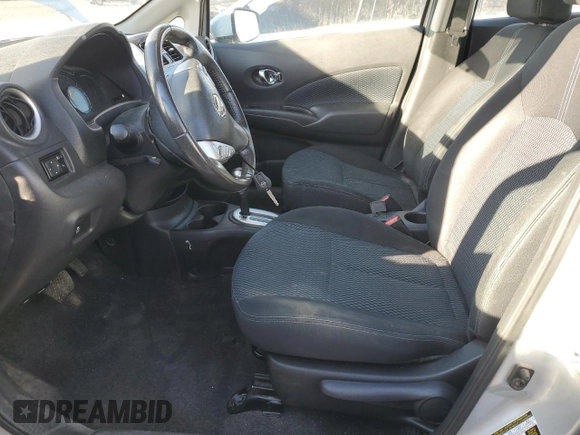2015 Nissan Note SV z VIN 3N1CE2CP6FL360018, wystawiony jako Copart lot #77185904 z przebiegiem 157 196 mil mil oraz Szkoda całkowita • Salvage title. Historia ofert i sprzedaży dostępna na DreamBid. Obrazek 7.