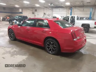 2016 Chrysler 300 S z VIN 2C3CCAGG7GH157256, wystawiony jako IAAI lot #41195851 z przebiegiem 81 172 mil mil oraz . Historia ofert i sprzedaży dostępna na DreamBid. Obrazek 3.