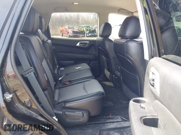 2019 Nissan Pathfinder S z VIN 5N1DR2MM8KC637926, wystawiony jako IAAI lot #41903395 z przebiegiem 84 436 mil mil oraz . Historia ofert i sprzedaży dostępna na DreamBid. Obrazek 8.