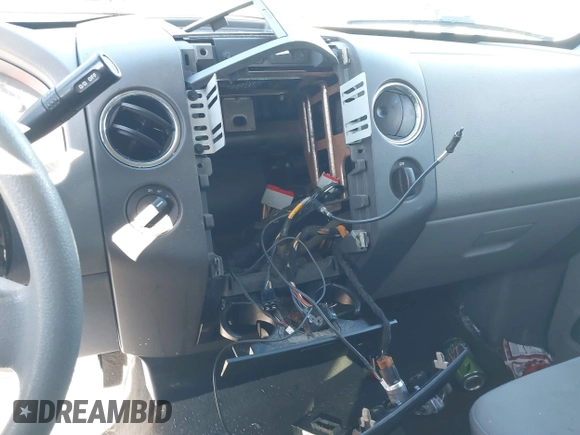 2008 Ford F-150 XLT with VIN 1FTPX14508FA28251, listed as a IAAI auction lot 41446134 with 114,305 mi miles and . Bid and sale history available at DreamBid. Image 11.