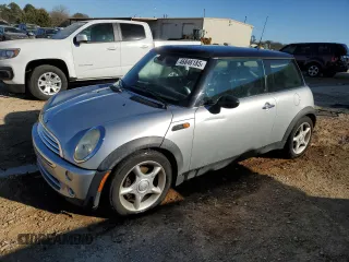 2005 MINI Hardtop z VIN WMWRC33575TJ70527, wystawiony jako Copart lot #46846185 z przebiegiem 179 854 mil mil oraz Szkoda całkowita • Salvage title. Historia ofert i sprzedaży dostępna na DreamBid. Obrazek 1.