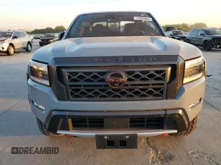 2024 Nissan Frontier Pro-X z VIN 1N6ED1EJ7RN619600, wystawiony jako Copart lot #74284664 z przebiegiem 19 786 mil mil oraz Szkoda całkowita • Salvage title. Historia ofert i sprzedaży dostępna na DreamBid. Obrazek 5.