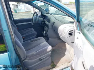 1996 Dodge Caravan SE with VIN 1B4GP45R9TB426378, listed as a IAAI auction lot 41947737 with 150,182 mi miles. Bid and sale history available at carsss.com. Image 5.