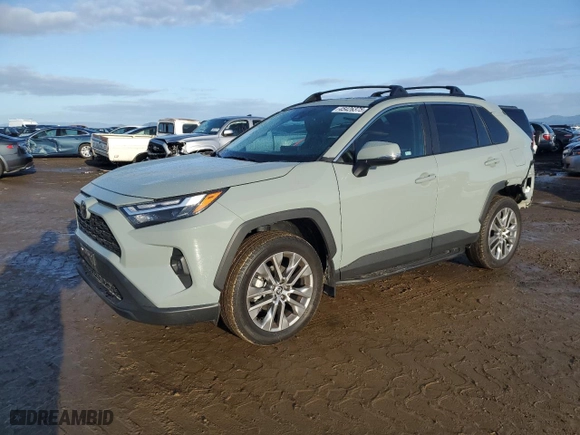 2022 Toyota RAV4 XLE Premium with VIN 2T3C1RFV9NW238367, listed as a Copart auction lot 45426375 with 35,213 mi miles and Salvage Title. Bid and sale history available at carsss.com. Image 1.