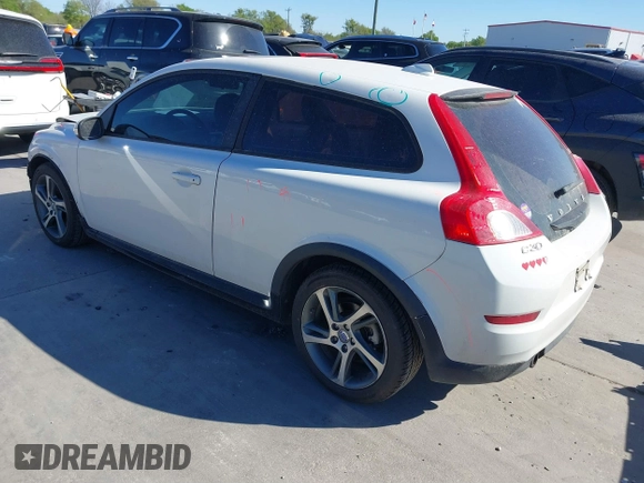 2013 Volvo C30 T5 with VIN YV1672MK1D2309378, listed as a IAAI auction lot 41836950 with 88,590 mi miles and . Bid and sale history available at DreamBid. Image 3.