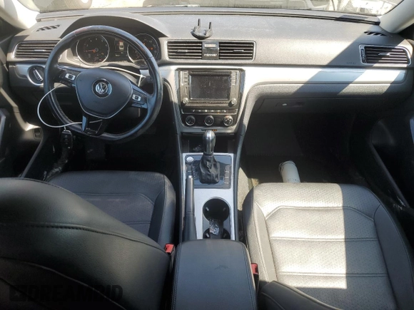 2019 Volkswagen Passat Wolfsburg Edition z VIN 1VWLA7A31KC007873, wystawiony jako Copart lot #51952005 z przebiegiem 86 011 mil mil oraz Szkoda całkowita • Salvage title. Historia ofert i sprzedaży dostępna na DreamBid. Obrazek 8.