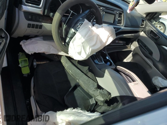2018 Toyota Highlander LE with VIN 5TDZARFH4JS033748, listed as a Copart auction lot 55203825 with Not provided miles and Salvage title. Bid and sale history available at DreamBid. Image 8.