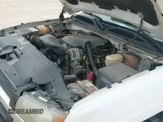 2005 Chevrolet Silverado 1500 z VIN 1GCEC14V15Z234840, wystawiony jako IAAI lot #41680492 z przebiegiem 264 652 mil mil oraz . Historia ofert i sprzedaży dostępna na DreamBid. Obrazek 12.