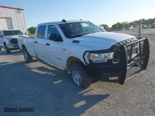 2022 Ram 2500 Tradesman with VIN 3C6UR5HJ4NG130956, listed as a IAAI auction lot 41934589 with 117,963 mi miles. Bid and sale history available at carsss.com. Image 1.