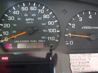 1998 Nissan Frontier XE with VIN 1N6DD26S6WC375356, listed as a IAAI auction lot 42340409 with 202,408 mi miles and . Bid and sale history available at DreamBid. Image 7.