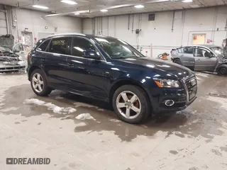 2011 Audi Q5 3.2L Premium Plus with VIN WA1DKAFP4BA028879, listed as a IAAI auction lot 41864795 with 161,288 mi miles. Bid and sale history available at carsss.com. Image 1.