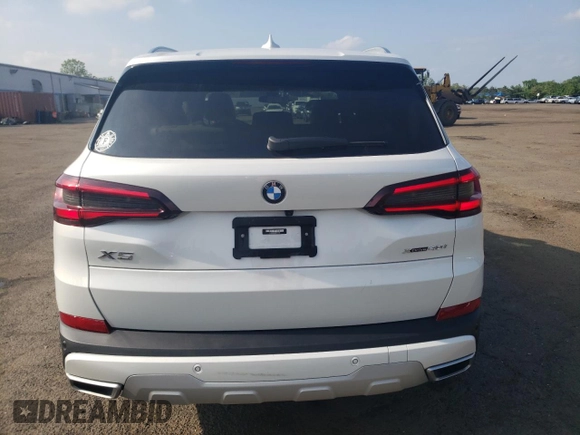 2022 BMW X5 xDrive40i z VIN 5UXCR6C02N9M50266, wystawiony jako Copart lot #56545385 z przebiegiem 13 697 mil mil oraz Szkoda całkowita • Salvage title. Historia ofert i sprzedaży dostępna na DreamBid. Obrazek 6.