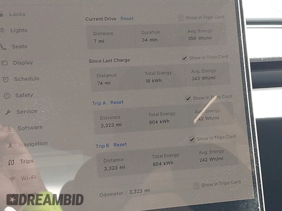 2025 Tesla Model 3 Long Range z VIN 5YJ3E1EB3SF907019, wystawiony jako IAAI lot #42117014 z przebiegiem 3 323 mil mil oraz . Historia ofert i sprzedaży dostępna na DreamBid. Obrazek 7.