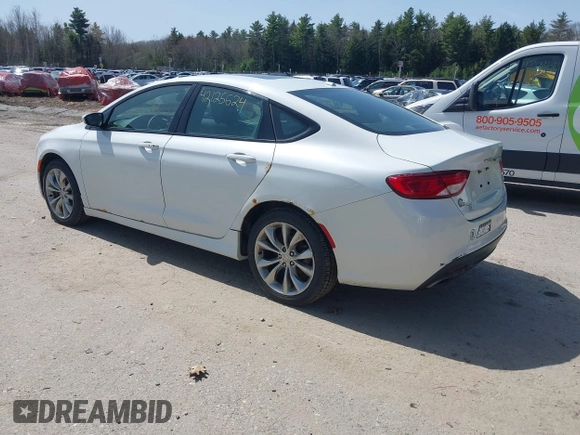 2015 Chrysler 200 S with VIN 1C3CCCBB6FN573571, listed as a IAAI auction lot 42125624 with 171,933 mi miles. Bid and sale history available at carsss.com. Image 3.
