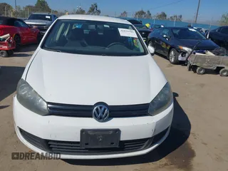 2011 Volkswagen Golf z VIN WVWDA7AJ1BW032471, wystawiony jako IAAI lot #41839585 z przebiegiem 166 094 mil mil oraz . Historia ofert i sprzedaży dostępna na DreamBid. Obrazek 13.