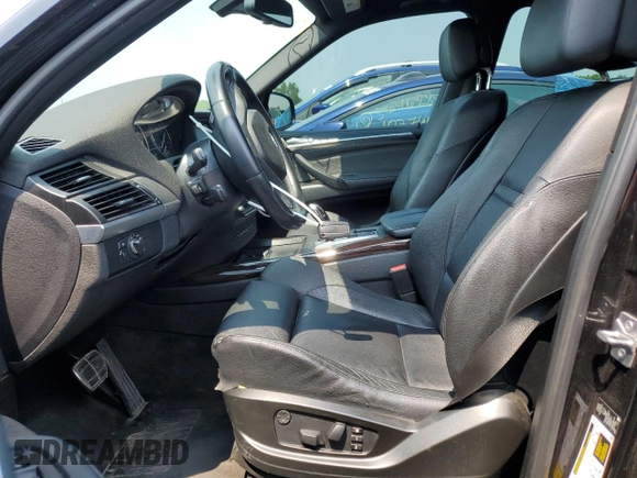 2013 BMW X5 xDrive50i с VIN 5UXZV8C54DL899186, выставлен на аукционе Copart как лот 59593505 с пробегом 141 652 миль миль и Списание • Salvage title. История ставок и продаж доступна на DreamBid. Изображение 7.