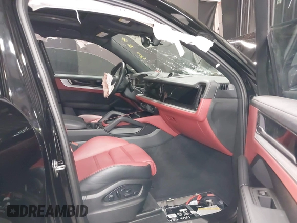 2024 Porsche Cayenne S с VIN WP1AL2AY3RDA32831, выставлен на аукционе IAAI как лот 40750798 с пробегом Не указан миль и . История ставок и продаж доступна на DreamBid. Изображение 5.