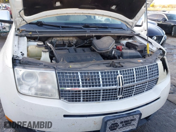 2008 Lincoln MKX with VIN 2LMDU68C48BJ31644, listed as a IAAI auction lot 40903355 with 199,176 mi miles. Bid and sale history available at carsss.com. Image 10.