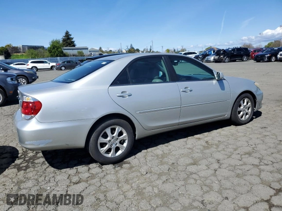 2006 Toyota Camry LE z VIN 4T1BF30KX6U630387, wystawiony jako Copart lot #49624755 z przebiegiem 232 568 mil mil oraz Szkoda całkowita • Salvage title. Historia ofert i sprzedaży dostępna na DreamBid. Obrazek 3.