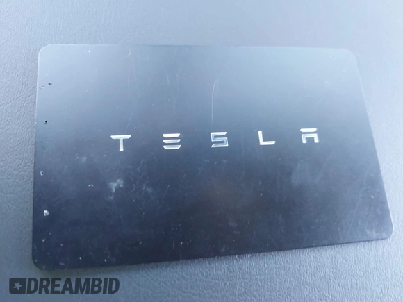 2024 Tesla Cybertruck z VIN 7G2CEHEDXRA022640, wystawiony jako IAAI lot #41423630 z przebiegiem 18 474 mil mil oraz . Historia ofert i sprzedaży dostępna na DreamBid. Obrazek 11.