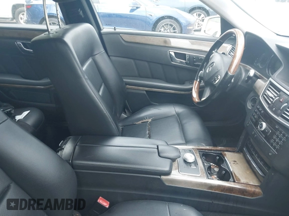 2010 Mercedes-Benz E 350 Luxury z VIN WDDHF8HB1AA259975, wystawiony jako IAAI lot #42111436 z przebiegiem 244 147 mil mil oraz . Historia ofert i sprzedaży dostępna na DreamBid. Obrazek 5.