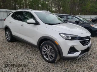 2020 Buick Encore GX Essence z VIN KL4MMGSL9LB077961, wystawiony jako Copart lot #54544045 z przebiegiem 17 256 mil mil oraz Szkoda całkowita • Salvage title. Historia ofert i sprzedaży dostępna na DreamBid. Obrazek 4.