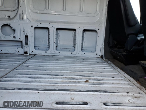 2022 Ford Transit Cargo z VIN 1FTBR3X80NKA69827, wystawiony jako Copart lot #45023705 z przebiegiem 48 992 mil mil oraz Czysty tytuł • Clean title. Historia ofert i sprzedaży dostępna na DreamBid. Obrazek 10.