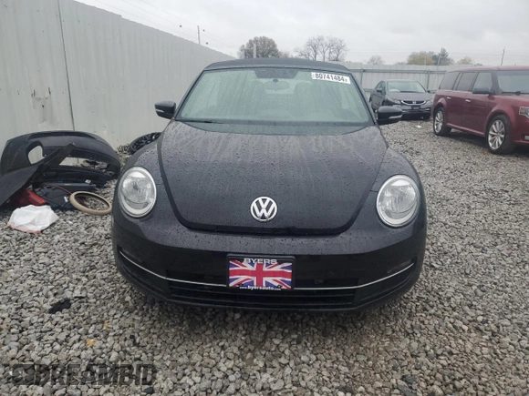 2015 Volkswagen Beetle with VIN 3VW5A7AT5FM812966, listed as a Copart auction lot 80741484 with 51,089 mi miles and Salvage Title. Bid and sale history available at DreamBid. Image 5.