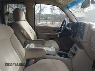 2002 Chevrolet Silverado 1500 LT with VIN 2GCEK19T021400263, listed as a IAAI auction lot 41487311 with 380,441 mi miles. Bid and sale history available at carsss.com. Image 5.