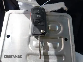 2017 Volkswagen Jetta SEL z VIN 3VWL17AJ6HM407708, wystawiony jako IAAI lot #41848360 z przebiegiem Nie podano mil oraz . Historia ofert i sprzedaży dostępna na DreamBid. Obrazek 11.