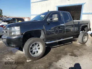 2013 Chevrolet Silverado 1500 LT with VIN 1GCRCSE08DZ142911, listed as a Copart auction lot 88996955 with 105,130 mi miles and Clean Title. Bid and sale history available at DreamBid. Image 1.