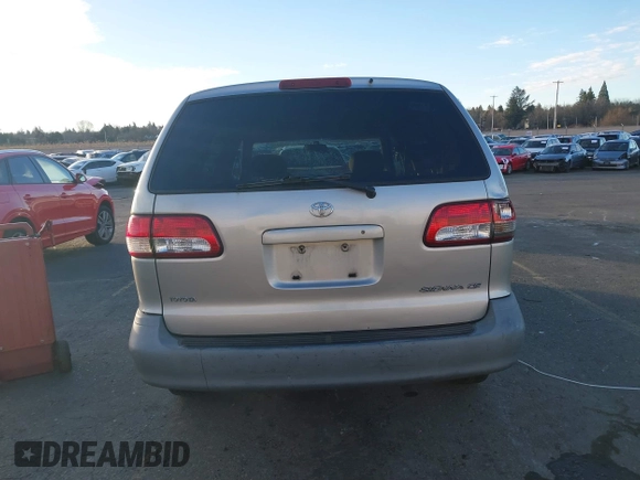 2001 Toyota Sienna CE with VIN 4T3ZF19C31U370820, listed as a IAAI auction lot 41244099 with 166,674 mi miles. Bid and sale history available at carsss.com. Image 17.