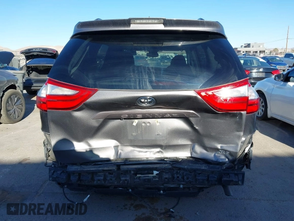 2019 Toyota Sienna XLE Auto Access Seat with VIN 5TDYZ3DC4KS980041, listed as a IAAI auction lot 41793001 with 125,084 mi miles. Bid and sale history available at carsss.com. Image 17.