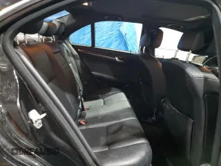 2011 Mercedes-Benz C 300 Sport z VIN WDDGF8BB5BR140804, wystawiony jako Copart lot #55286805 z przebiegiem 137 640 mil mil oraz Szkoda całkowita • Salvage title. Historia ofert i sprzedaży dostępna na DreamBid. Obrazek 10.