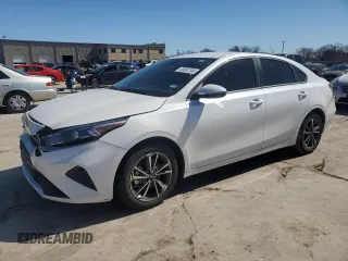 2022 Kia Forte LXS with VIN 3KPF24AD4NE424812, listed as a Copart auction lot 46891245 with 50,679 mi miles and Salvage Title. Bid and sale history available at carsss.com. Image 1.