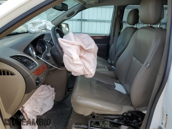 2013 Chrysler Town & Country Touring z VIN 2C4RC1BG3DR674413, wystawiony jako Copart lot #55902355 z przebiegiem 131 434 mil mil oraz Szkoda całkowita • Salvage title. Historia ofert i sprzedaży dostępna na DreamBid. Obrazek 7.