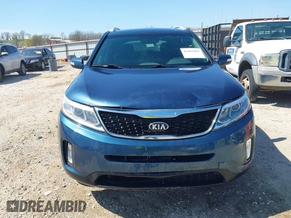 2015 Kia Sorento LX with VIN 5XYKTCA65FG611522, listed as a IAAI auction lot 41861461 with 200,615 mi miles. Bid and sale history available at carsss.com. Image 12.
