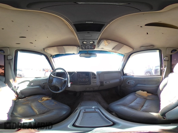 1997 GMC Suburban z VIN 1GKEC16RXVJ703491, wystawiony jako IAAI lot #41219414 z przebiegiem 362 551 mil mil oraz . Historia ofert i sprzedaży dostępna na DreamBid. Obrazek 18.